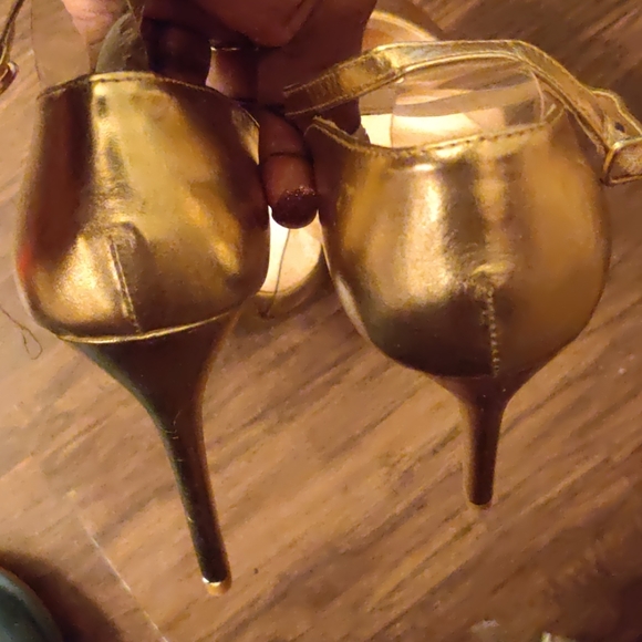 Heels - Picture 2 of 2